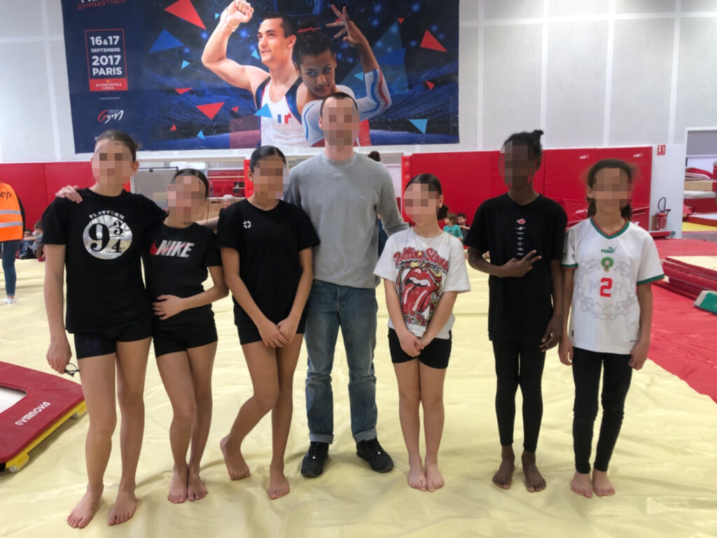 Les élèves de gymnastique du collège Honoré de Balzac de Vénissieux ont présenté leur travail aux élèves de CP de plusieurs écoles de Vénissieux. 