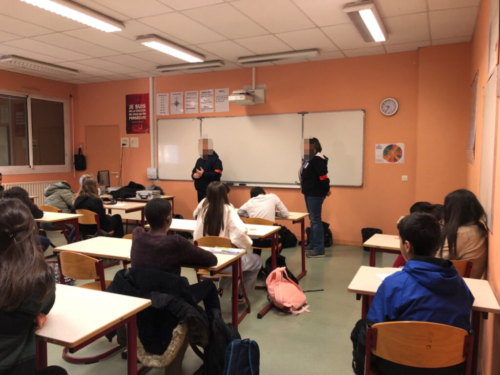 Les élèves de 5e1 du collège Honoré de Balzac de Vénissieux ont rencontré des professionnels lors d'une journée dédiée à l'orientation au collège.