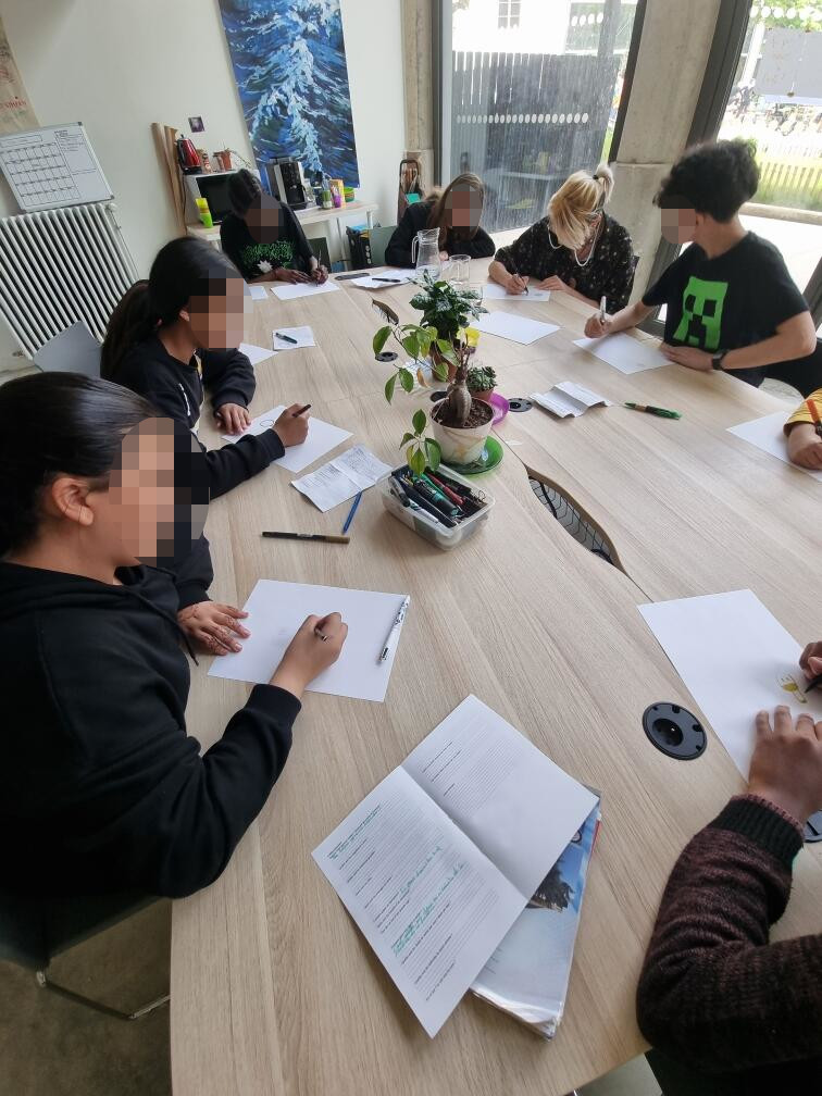 Les élèves de 5e1 du collège Honoré de Balzac de Vénissieux ont rencontré des professionnels lors d'une journée dédiée à l'orientation au collège.