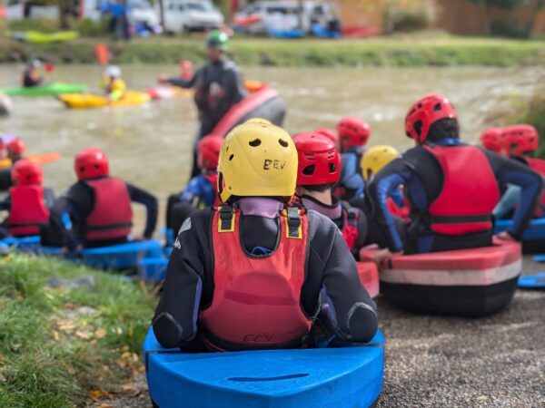 Les élèves de l'association sportive du collège Honoré de Balzac de Vénissieux ont participé à une initiation à l'hydrospeed.