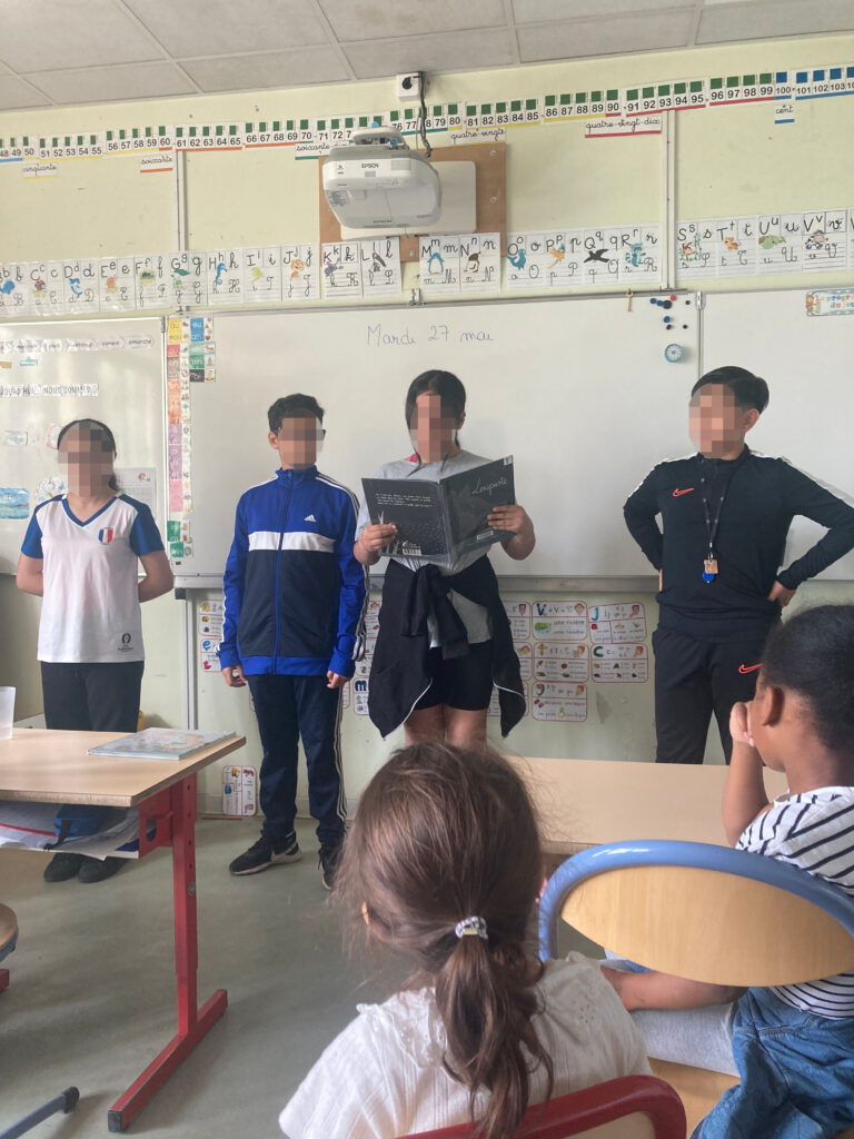 Les élèves de 6e1 du collège Honoré de Balzac ont lu des albums aux élèves de CP de l'école Moulin à vent.