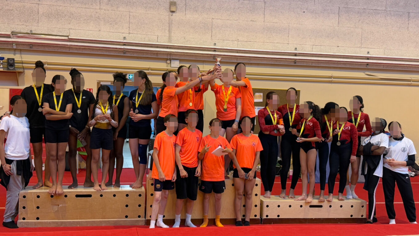 Les élèves de la section sportive gymnastique du collège Honoré de Balzac de Vénissieux sont montés sur la deuxième marche du podium lors d'un compétition inter-académique.
