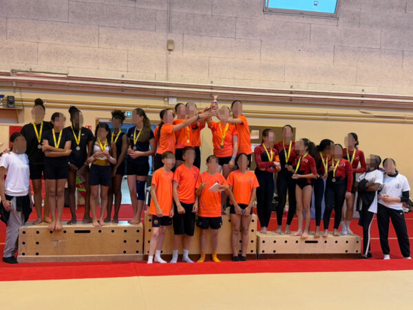 Les élèves de la section sportive gymnastique du collège Honoré de Balzac de Vénissieux sont montés sur la deuxième marche du podium lors d'un compétition inter-académique.