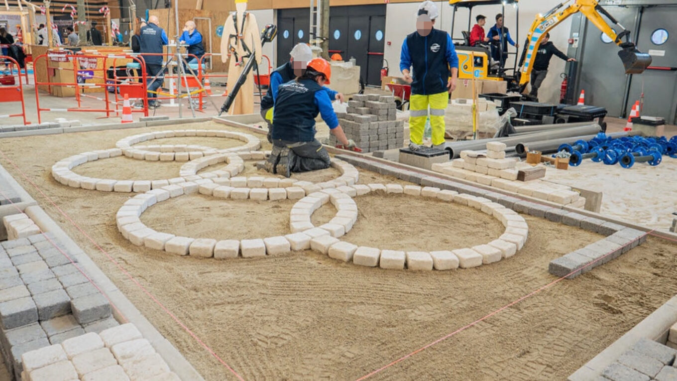 Les élèves de 5e du collège Honoré de Balzac de Vénissieux ont participé au Mondial des métiers.