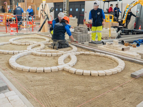 Les élèves de 5e du collège Honoré de Balzac de Vénissieux ont participé au Mondial des métiers.