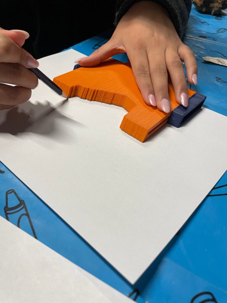 Les élèves latinistes de 3e du collège Honoré de Balzac de Vénissieux ont participé à un atelier les initiant à la fouille archéologique.