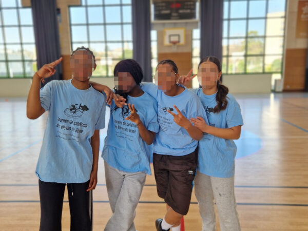 Les élèves de l'AS basket du collège Honoré de Balzac de Vénissieux ont participé à un tournoi de basket.