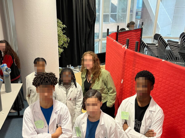 Les élèves du collège Honoré de Balzac de Vénissieux ont rencontré des étudiants lors du Forum Bioscience à Lyon.